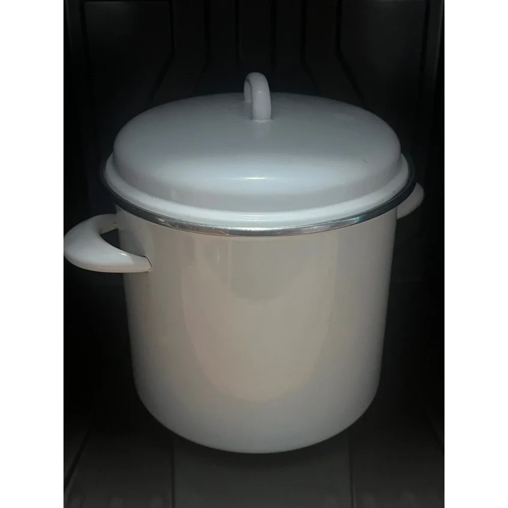 Vintage White Enamel‎ Stock Pot with Lid Large Soup Stew Pot 8.25 Inch Tall